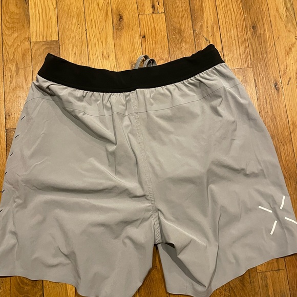 Ten Thousand Men’s interval Training Shorts 7 inch with liner - Picture 3 of 5